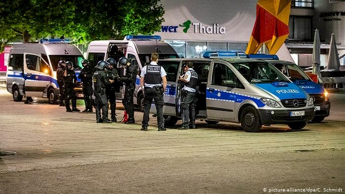 Almanya'da polise şiddet tartışması