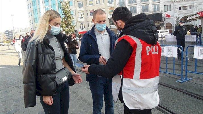 Corona yasaklarından muaf tutulan turistler: İstanbul’da VIP gibiyiz