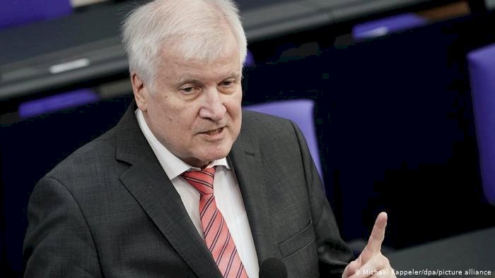 Seehofer: Yeni yılda Suriye’ye sınır dışılar başlayacak