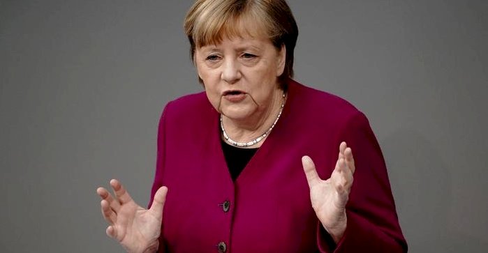 Merkel Türkiye ile diyalog ve işbirliğini savundu