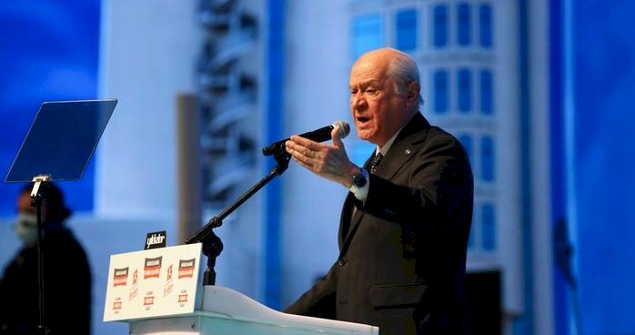 Hukukçular Bahçeli'nin "AYM kapatılsın" çıkışına ne diyor?