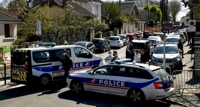 Fransa’da kadın polis memuru bıçaklanarak öldürüldü