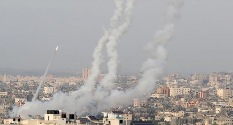 Hamas Fires Rockets into Jerusalem After Clashes at Al-Aqsa Mosque; Israel Strikes Gaza