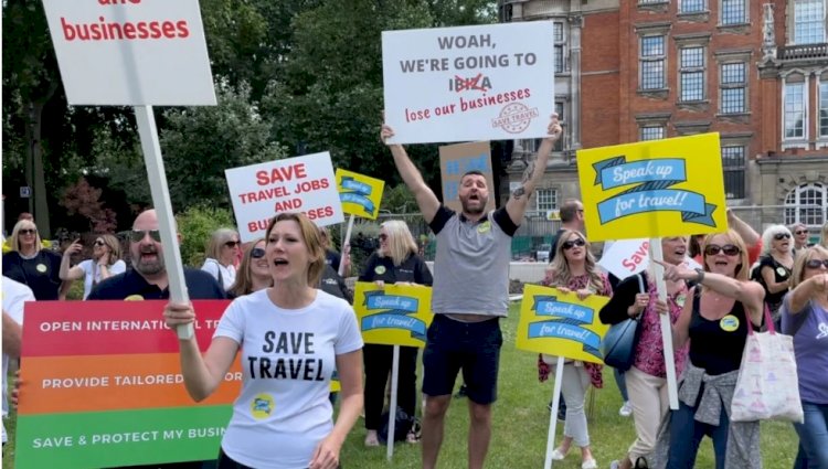 İngiliz Turizmciler Hükümeti Protesto Etti