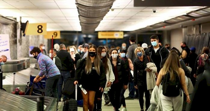 ABD'de karar değişikliği: Aşılılar da maske takacak