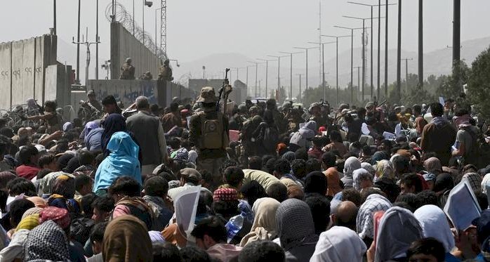 Taliban Afganların ülkeden ayrılmasına izin verilmeyeceğini duyurdu