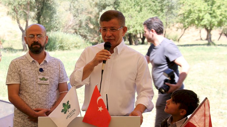 Davutoğlu: Seçimlerde büyük sürpriz olacak