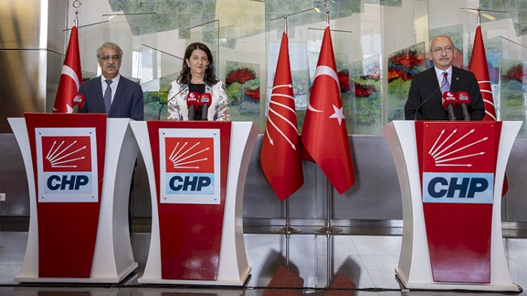 CHP Genel Merkezi'nde iki HDP'li