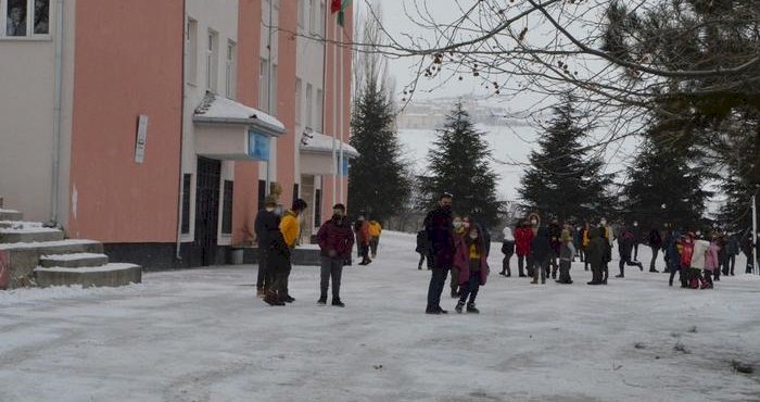 Öğrencisini döven öğretmen görevden alındı