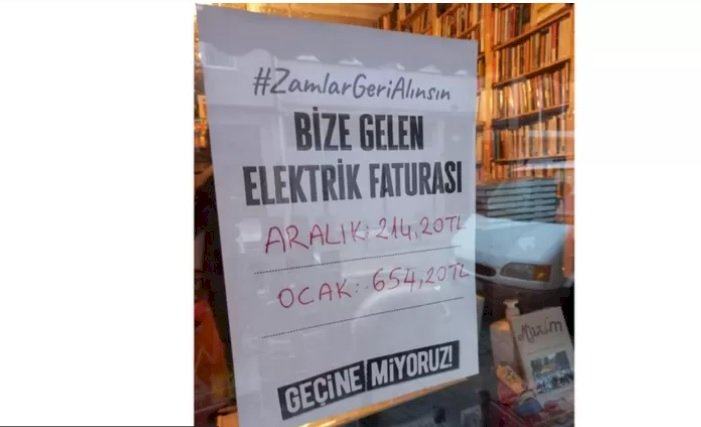 Elektrik zammı: Esnaf tepkisini faturaları camlarına asarak gösteriyor