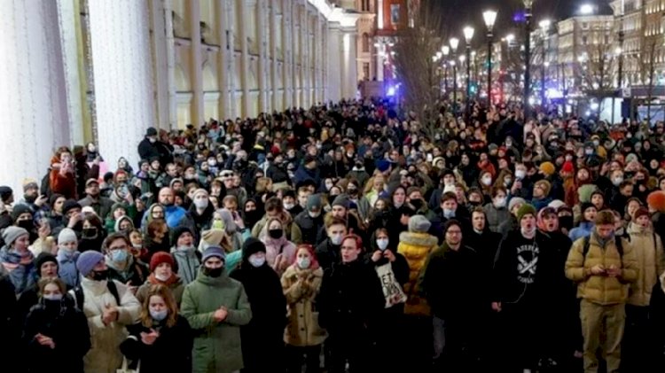 Rusya’da halk ayaklandı! Gözaltı sayısı 3 bini geçti