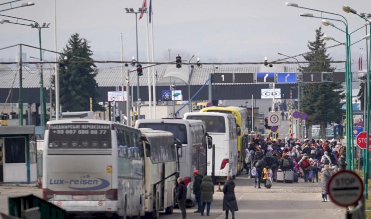 Ukraynalılar Sınır Bölgelerinde Bekliyor