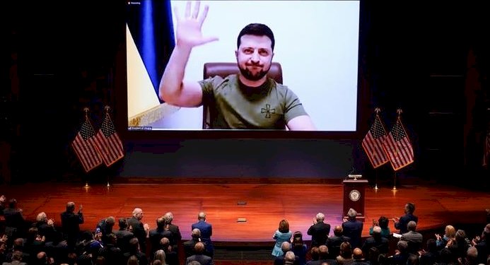 Zelenskiy ABD Kongresi’nden uçuşa yasak bölge talep etti