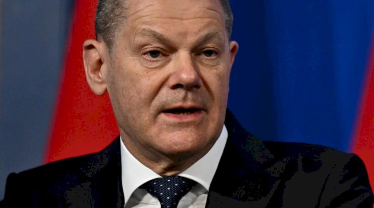 Scholz Rusya'nın "iğrenç savaş suçlarını" kınadı