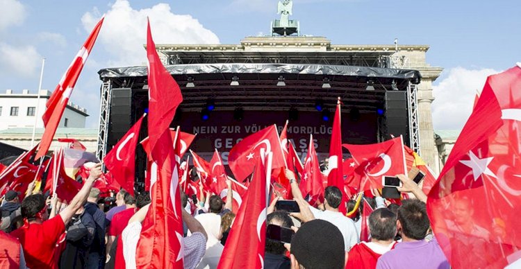 AKP'li vekilin Almanya'daki konuşmasına tepki