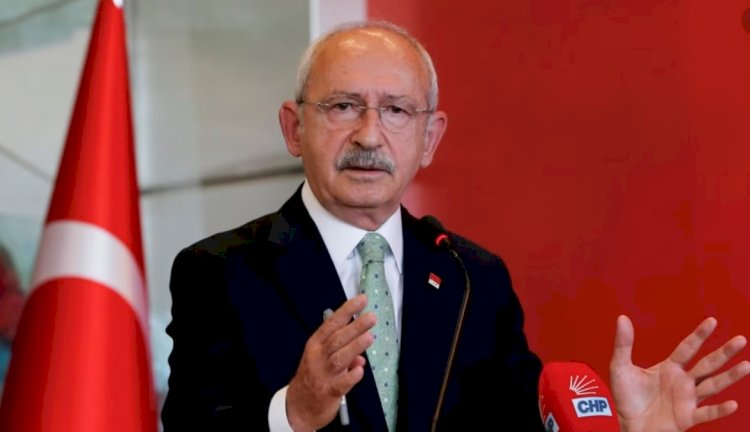 Seccadeye Bastığı İçin Eleştirilen Kılıçdaroğlu: “Seccadeyi Görmedim, Operasyon Yapıyorlar”