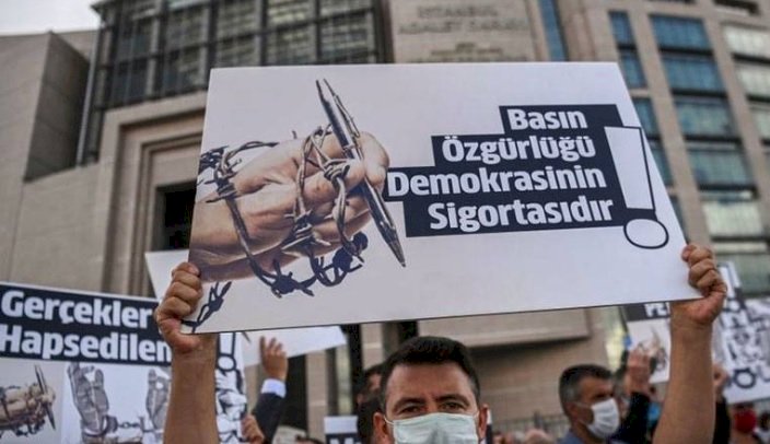 Basın Özgürlüğü Raporu: Son bir yılda 32 gazeteci tutuklandı, 47 gazeteci hâlâ cezaevinde