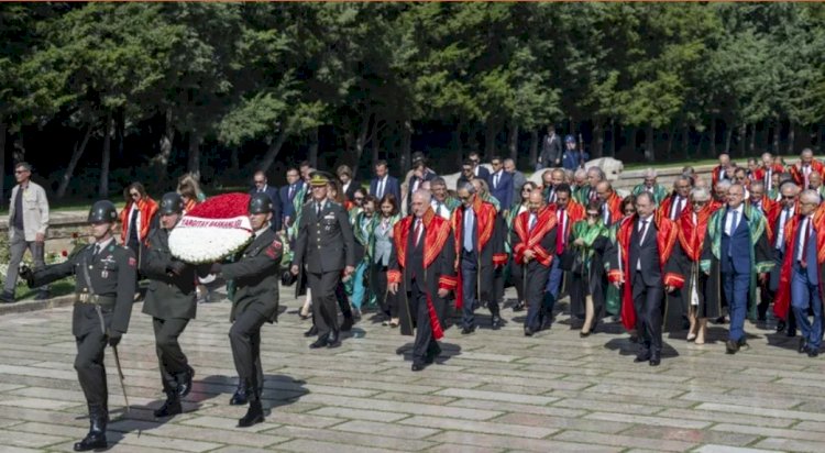 Yargıtay üyeleri Anıtkabir'i ziyaret etti