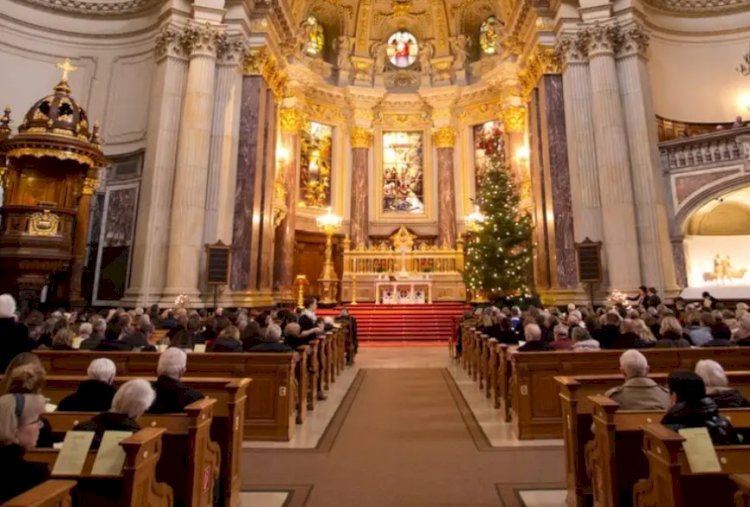 Almanya'da beş kişiden biri Noel'de kiliseye gidiyor