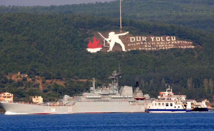 Ukrayna, Rusya'ya ait büyük çıkarma gemisini imha ettiğini duyurdu