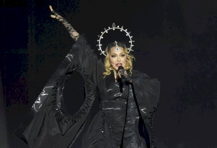 Madonna'nın Copacabana plajındaki ücretsiz konserine 1,6 milyon kişi katıldı