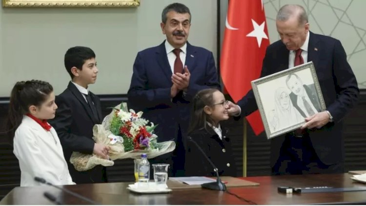 Sayın Cumhurbaşkanı Ukrayna’da unuttuğu benim çocuklarıma da hediye gönderecek mi?