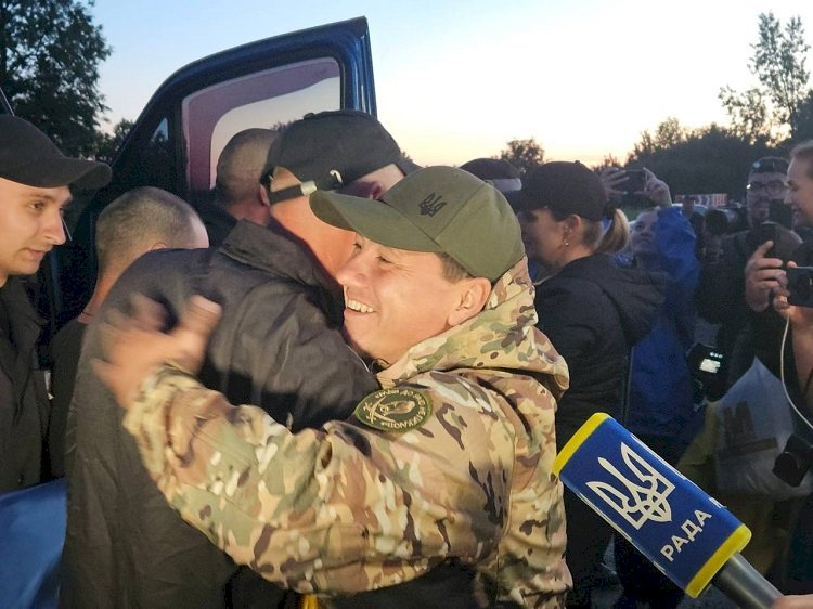 90 Ukrainian Captives Return Home