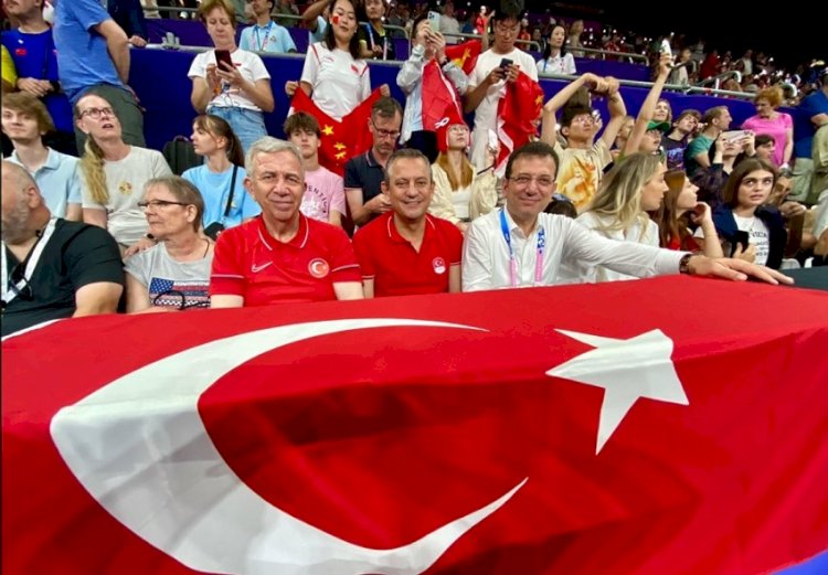 İmamoğlu'ndan Filenin Sultanları'na Destek: "Yürüyoruz Şampiyonluğa!"