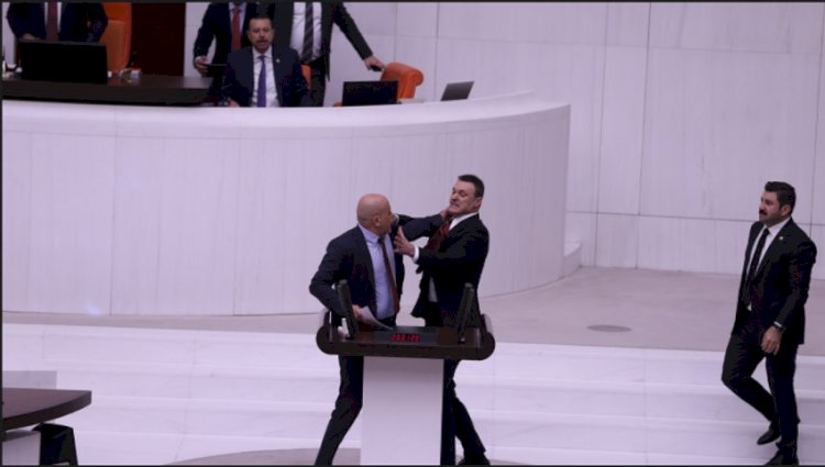 TBMM'de Skandal: AKP'li Alpay Özalan'dan Ahmet Şık'a Saldırı!