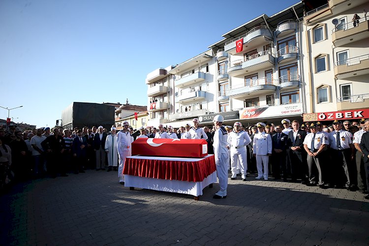 Ağrı'da Şehit Olan Piyade Uzman Çavuş Burak Geniş, Çanakkale'de Son Yolculuğuna Uğurlandı