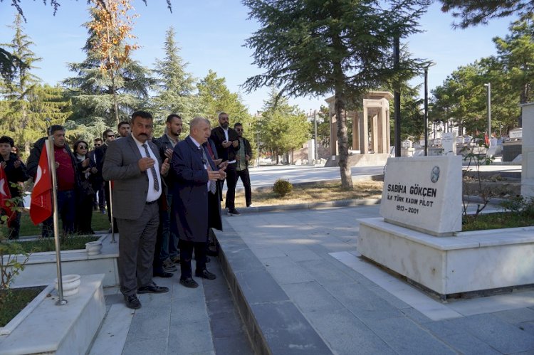 Ümit Özdağ’dan Sert Mesaj: Öcalan, Kendini İmralı’da Ölmeye Alıştırmalıdır