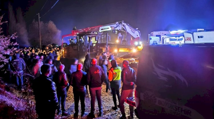 Malatya’da Kazaya Müdahale Eden Polislere Tır Çarptı: 1 Şehit, 1 Yaralı