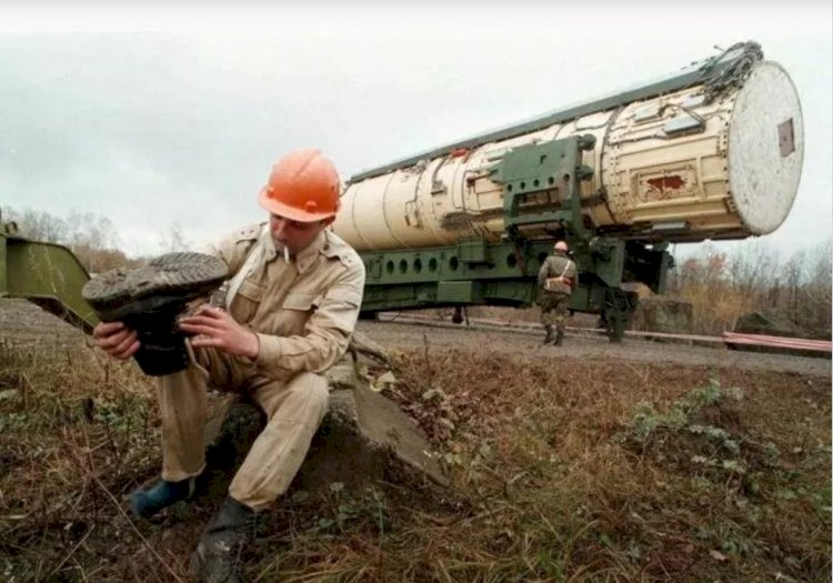 Why Ukraine Gave Up Its Nukes and the Global Consequences