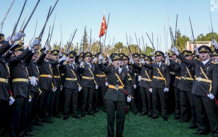 Teğmenleri Barolar Birliği Başkanı Savunacak: Erdinç Sağkan’ın Kararının Hukuki ve Siyasi Boyutları