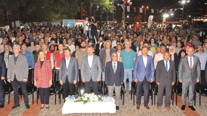 17 Ağustos depreminde yaşamını yitirenler törenle anıldı