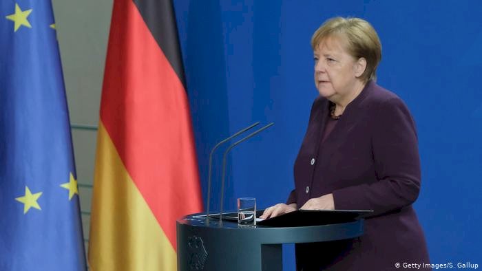 Merkel: Irkçılık toplumumuz içindeki zehirdir